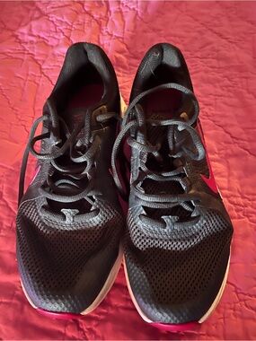 Nike Gray and hot pink Athletic Sneakers with Hot Pink Swoosh size 10